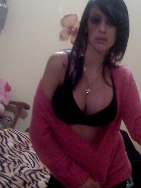 Elly 20 Escort services Kirkby Moorside